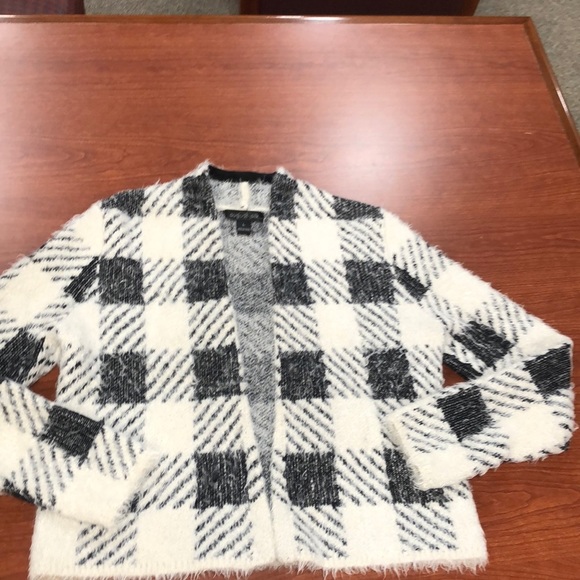 August Silk Cardigan sweater/jacket size large.. New without tags. Very … - Picture 2 of 5